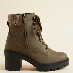 Torrid NWT Sweater Detail Hiker Bootie - Size 10